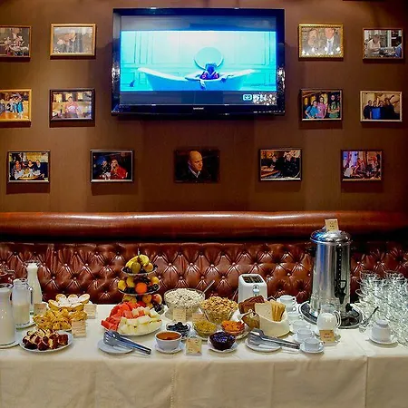 Odesskij Dvorik Hotel And Restaurant Готель 4*