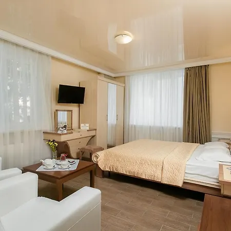 Odesskij Dvorik Hotel And Restaurant 4*