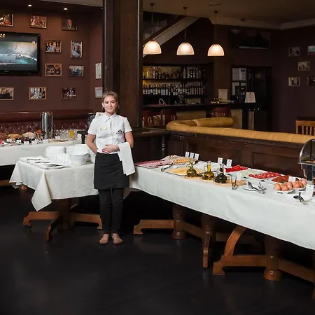 Odesskij Dvorik Hotel And Restaurant