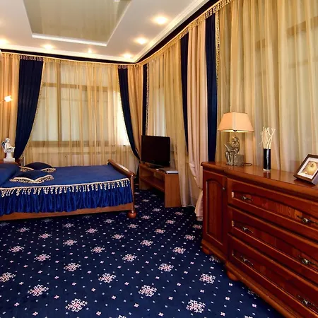 Odesskij Dvorik Hotel And Restaurant Готель 4*