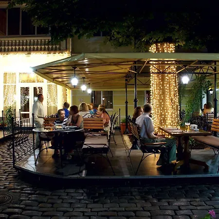 Odesskij Dvorik Hotel And Restaurant Готель 4*
