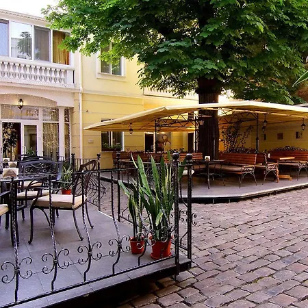 Odesskij Dvorik Hotel And Restaurant Готель 4*