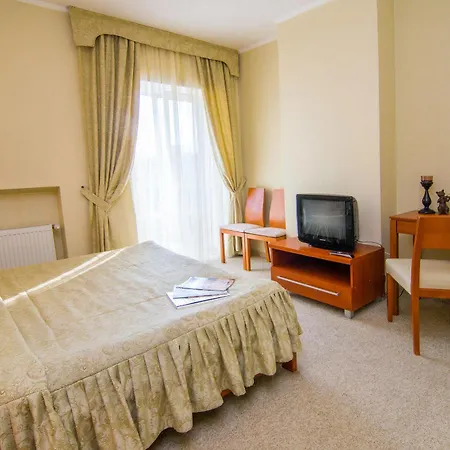 Odesskij Dvorik Hotel And Restaurant Готель 4*