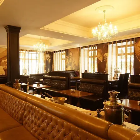 Готель Odesskij Dvorik Hotel And Restaurant 4*