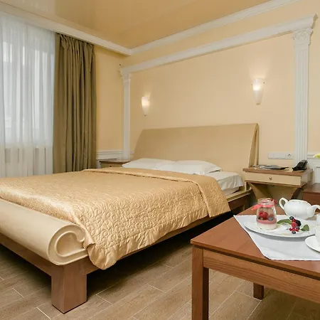 Odesskij Dvorik Hotel 4*