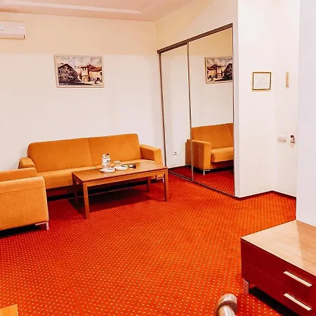 Odesskij Dvorik Hotel And Restaurant 4* Одеса