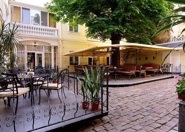 Odesskij Dvorik Hotel 4*