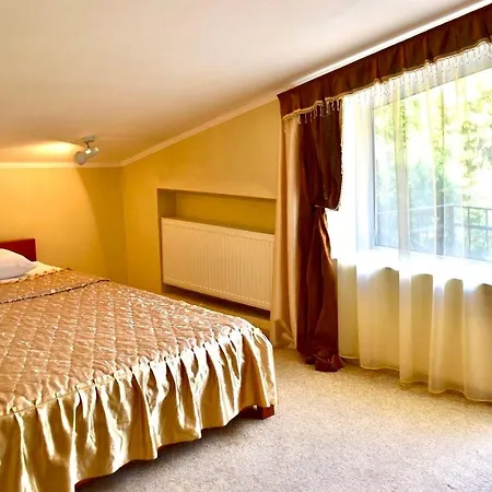 Odesskij Dvorik Готель 4*