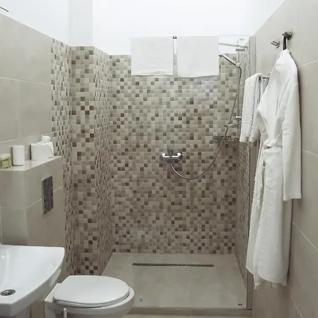Odesskij Dvorik 4*